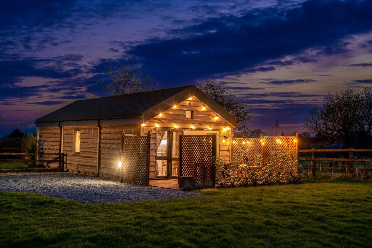 Montana Log Cabin - Ockeridge Rural Retreats Villa Wichenford Kültér fotó